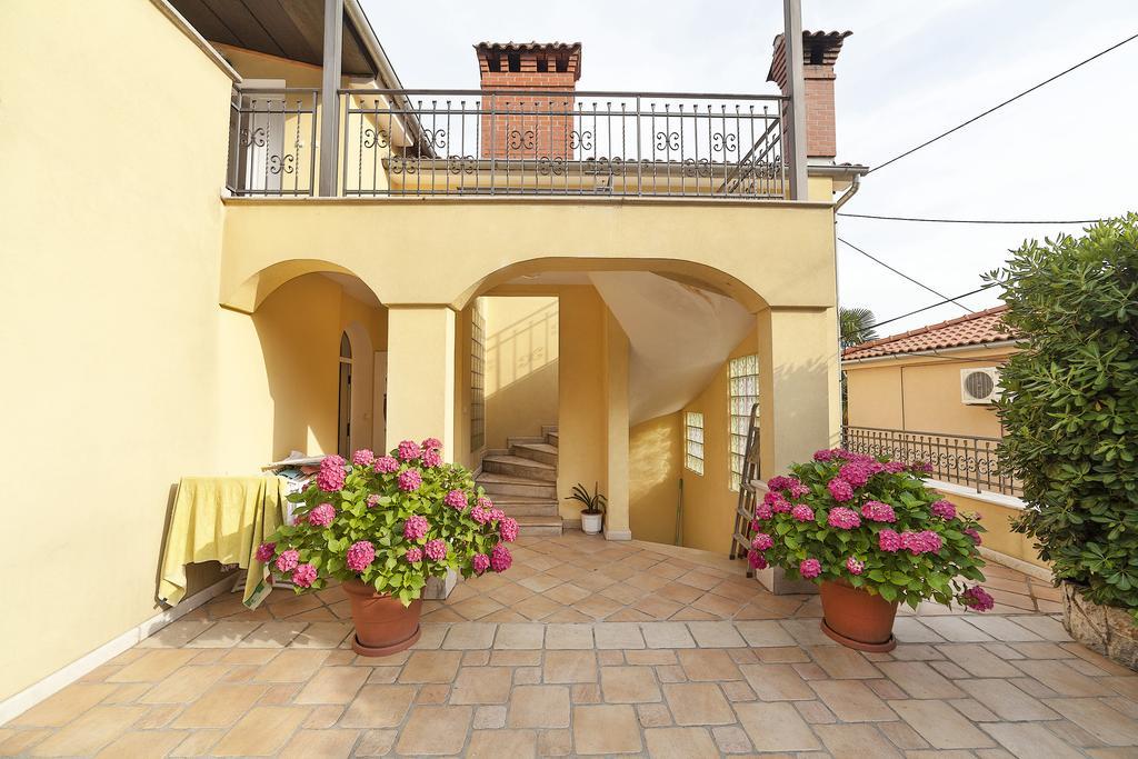 Apartments Hortensia Opatija Exteriör bild